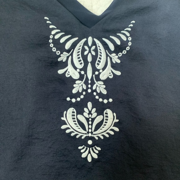 EUC! Express embroidered slip tank - Picture 2 of 4